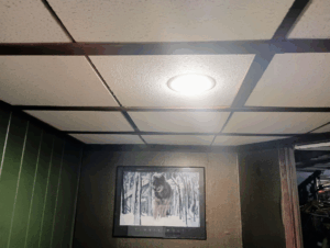 Bedroom ceiling before update
